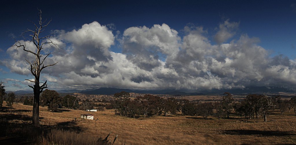 storm coming pano3.jpg